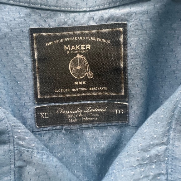 Maker and Company Short Sleeve Button Down - Picture 4 of 4